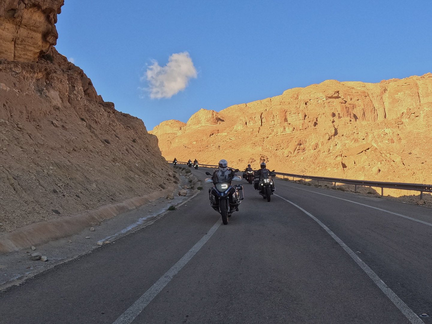 Between the rocks of the desert