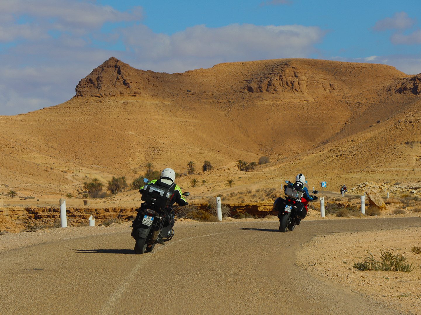 Between the rocks of the desert